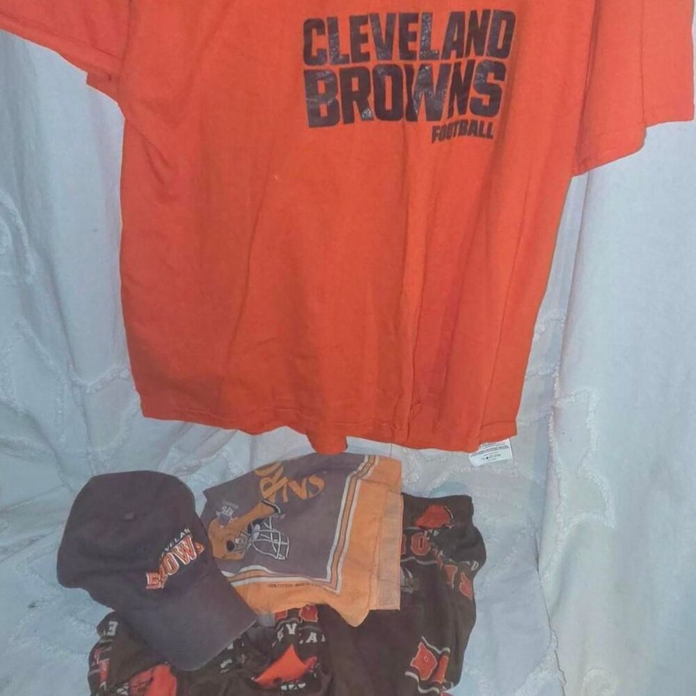Cleveland Browns NFL Fan Lot  Tee (XL), PJ Pants (M), Hat & Bandana fan gameday